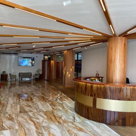 Murex Plaza Hotel & Suites Monrovia Bagian luar foto
