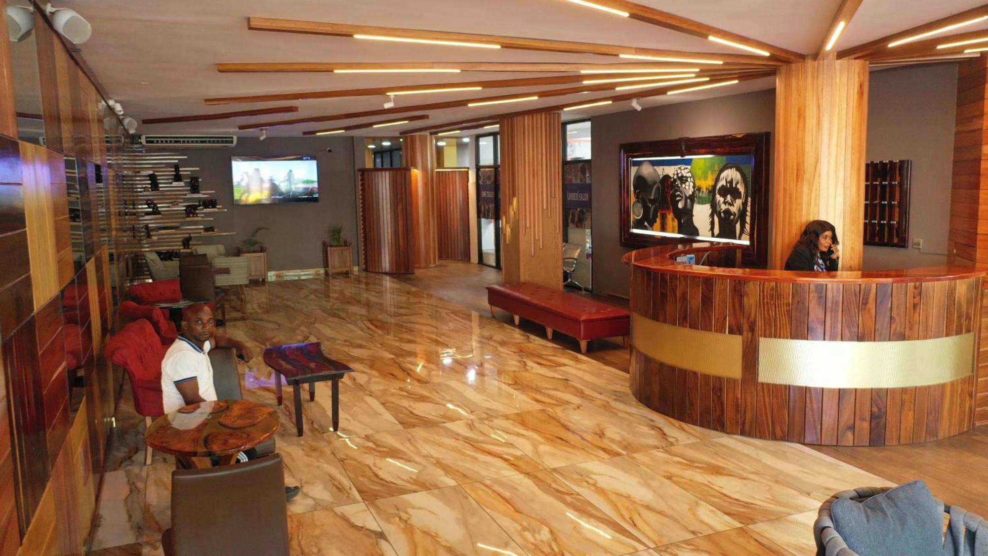 Murex Plaza Hotel & Suites Monrovia Bagian luar foto