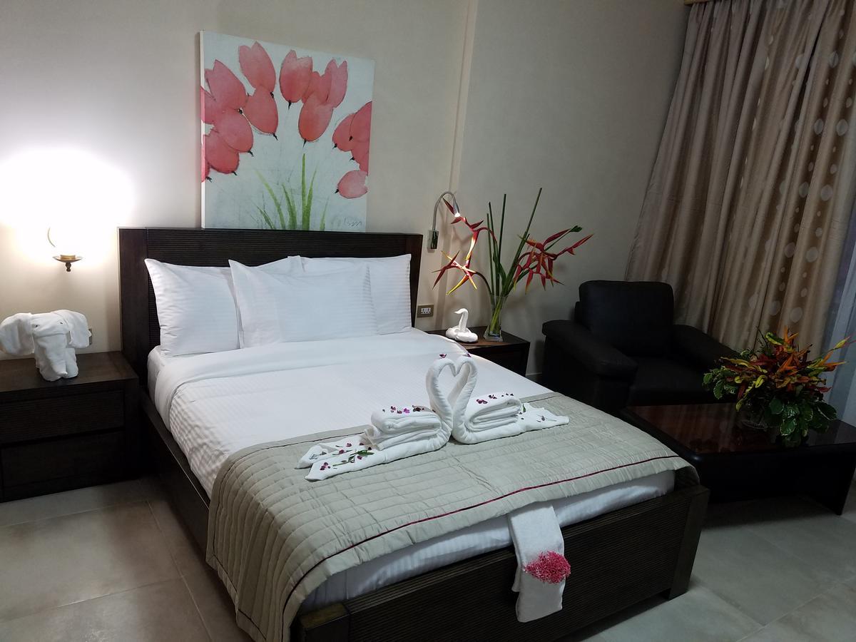 Murex Plaza Hotel & Suites Monrovia Bagian luar foto