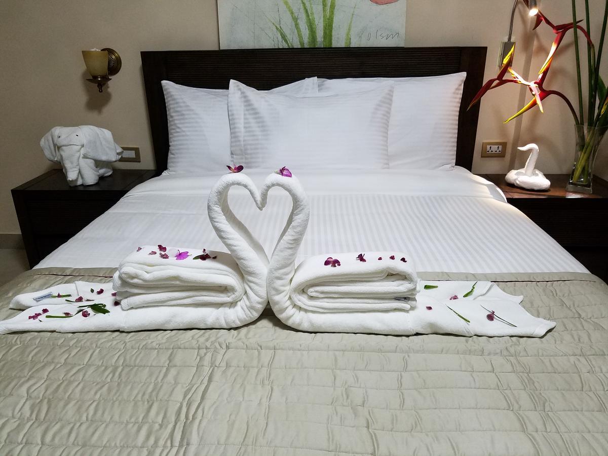 Murex Plaza Hotel & Suites Monrovia Bagian luar foto