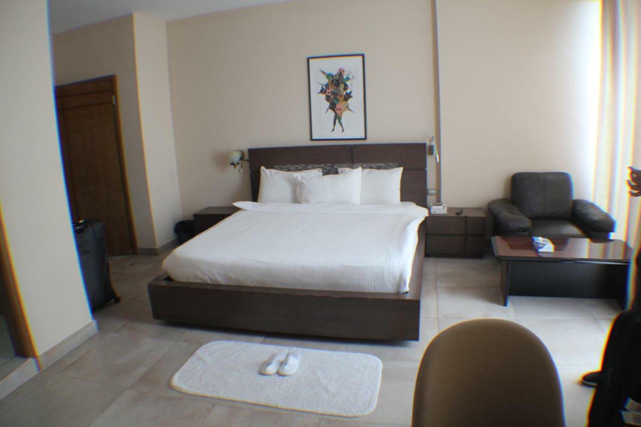 Murex Plaza Hotel & Suites Monrovia Bagian luar foto