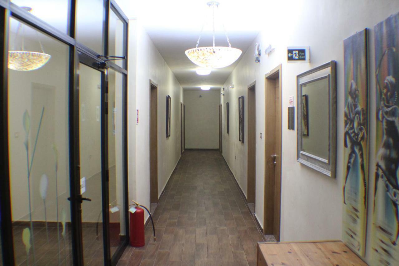 Murex Plaza Hotel & Suites Monrovia Bagian luar foto