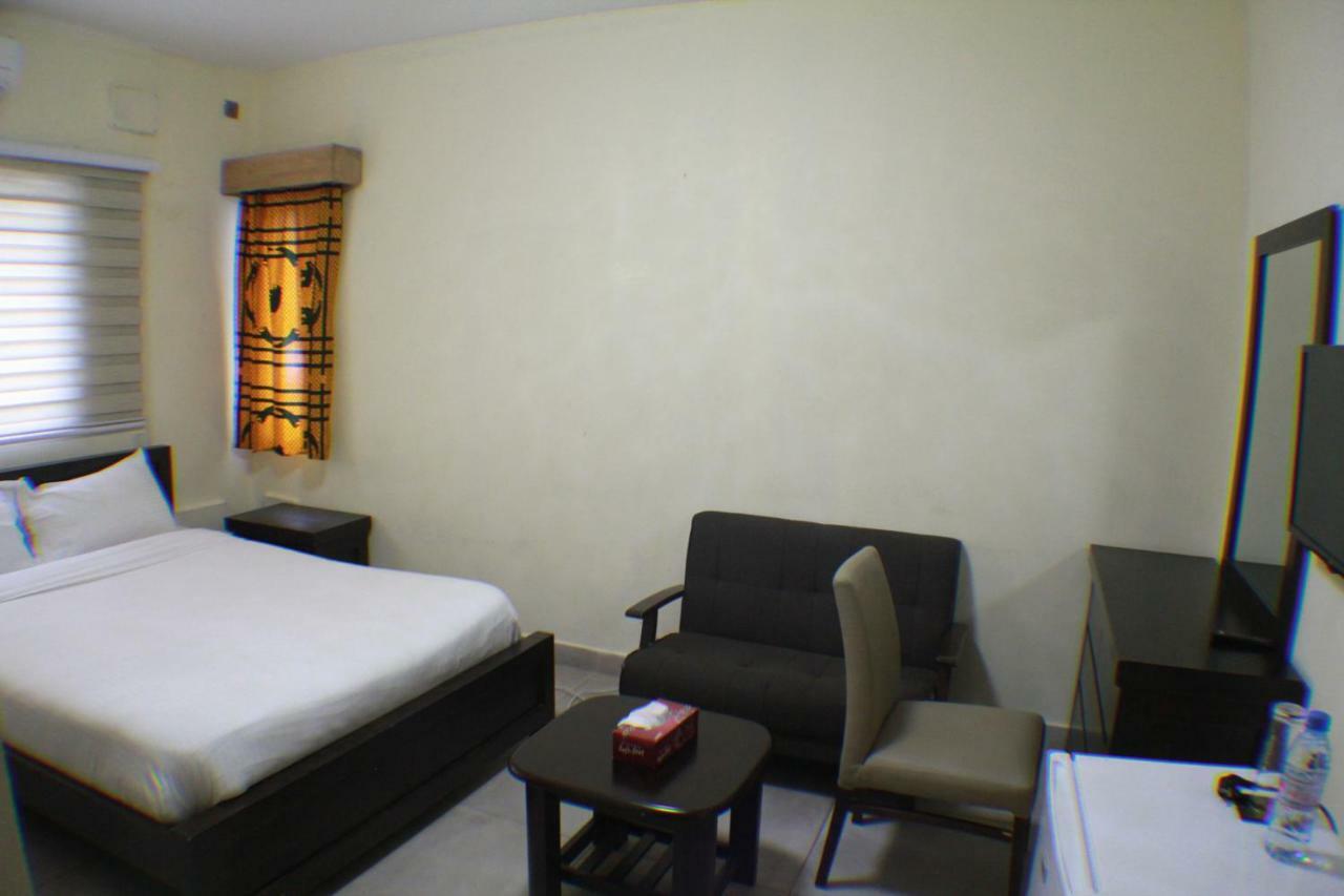 Murex Plaza Hotel & Suites Monrovia Bagian luar foto